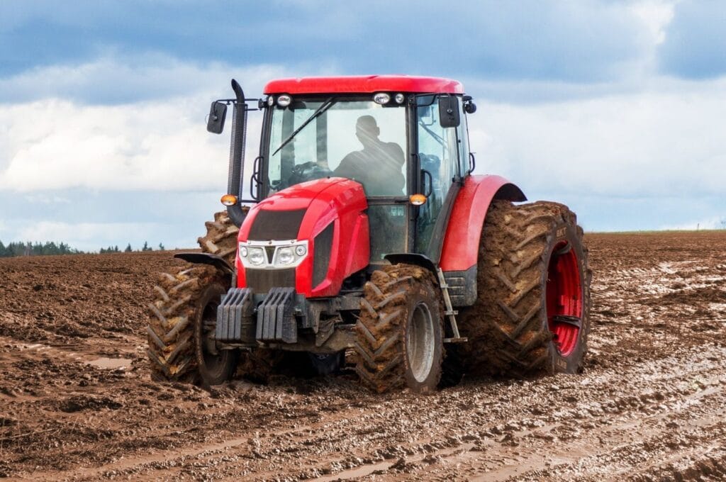 BKT tires challenge muddy soil - World Agritech