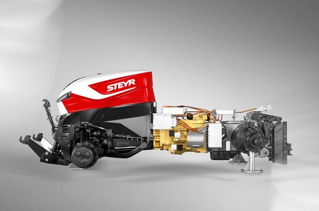 Steyr hybrid drivetrain