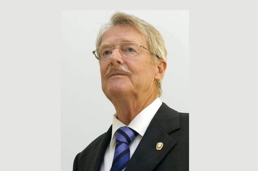 Dr. Heinz Dreyer