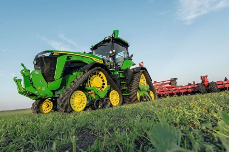 John Deere 8R 410 now available with eAutoPowr - World Agritech