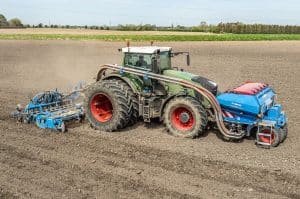 LEMKEN Solitair front hopper