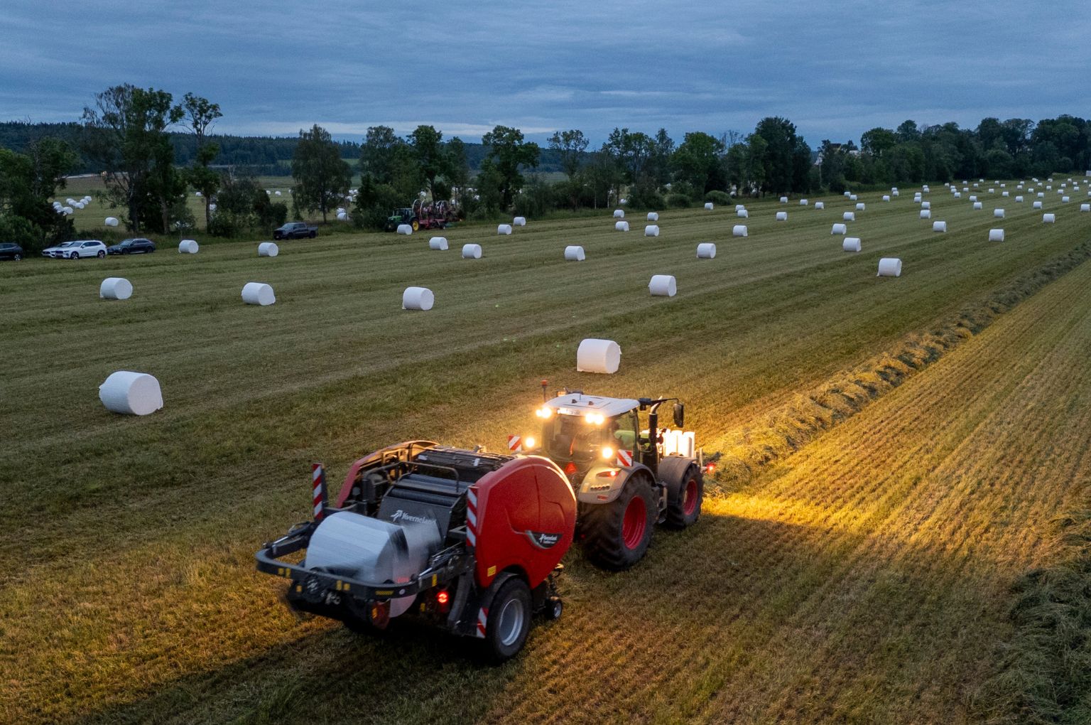 Kverneland sets baling record