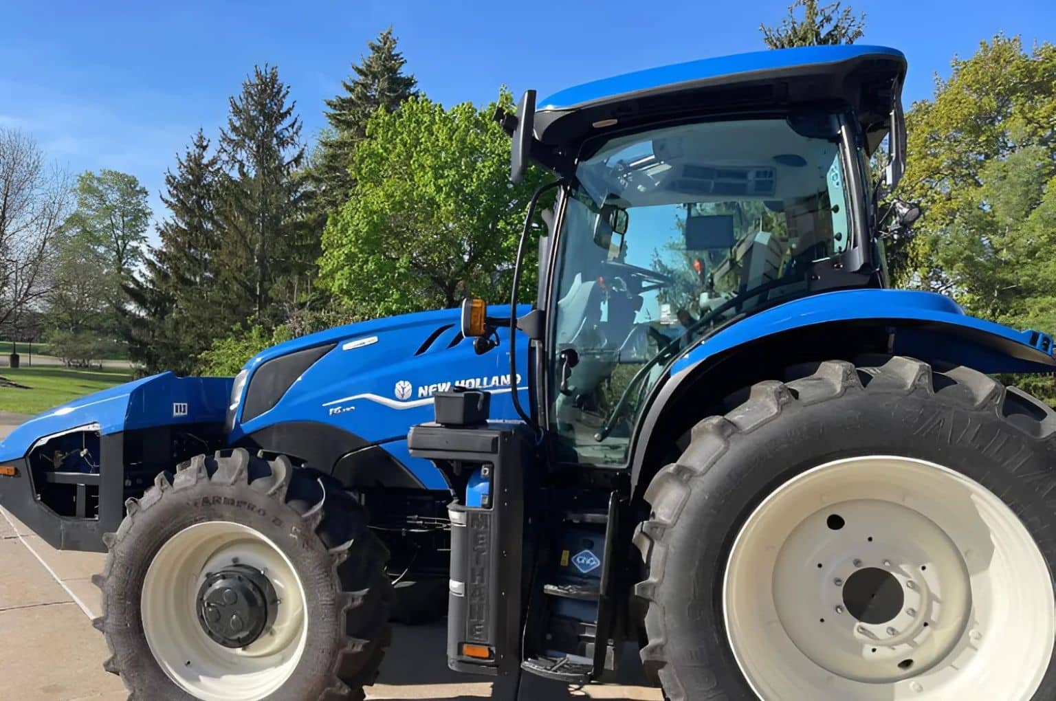 New Holland T6.180 Methane tractor