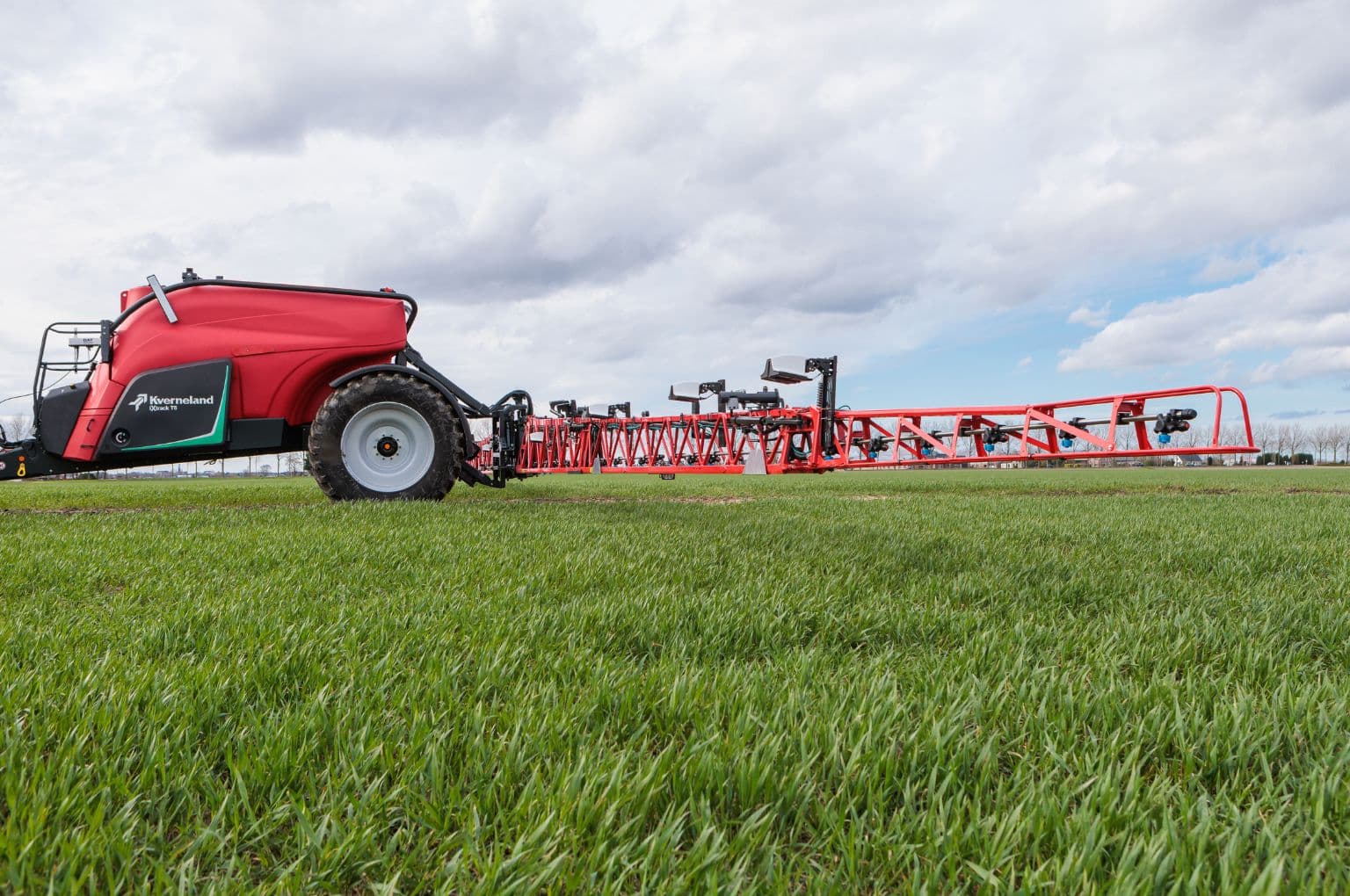 Kverneland field sprayer