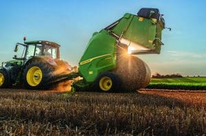 John Deere V452M round baler