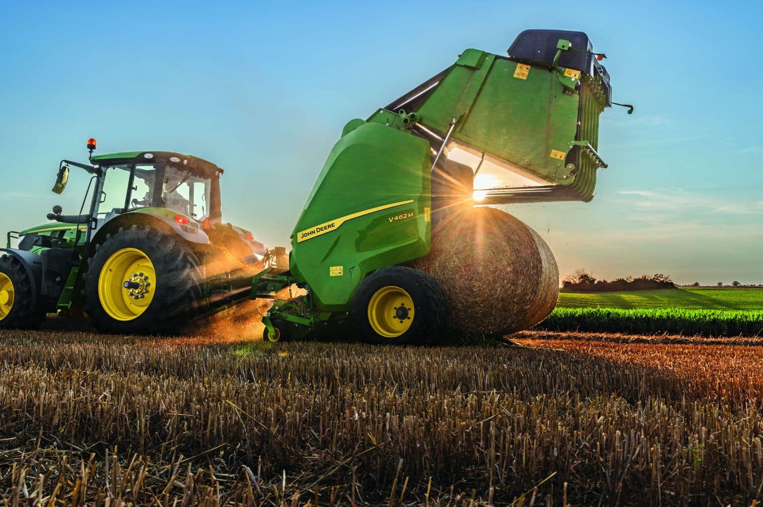 John Deere V452M round baler