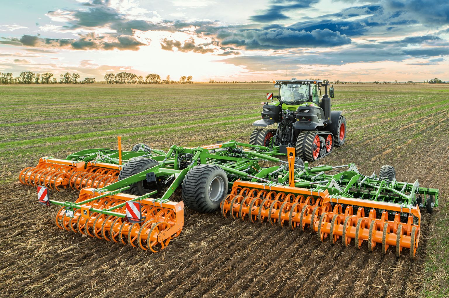 Amazone Catros+ 12003-2TX with integrated TX chassis thanks to new 5-part folding mechanism