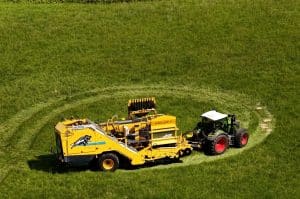 Intelligent steering on the harvester