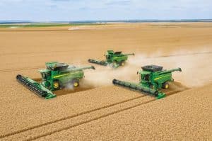 John Deere is rolling out a comprehensive package of updates across its T5/T6, S7 and X9 combine harvester series in Europe.