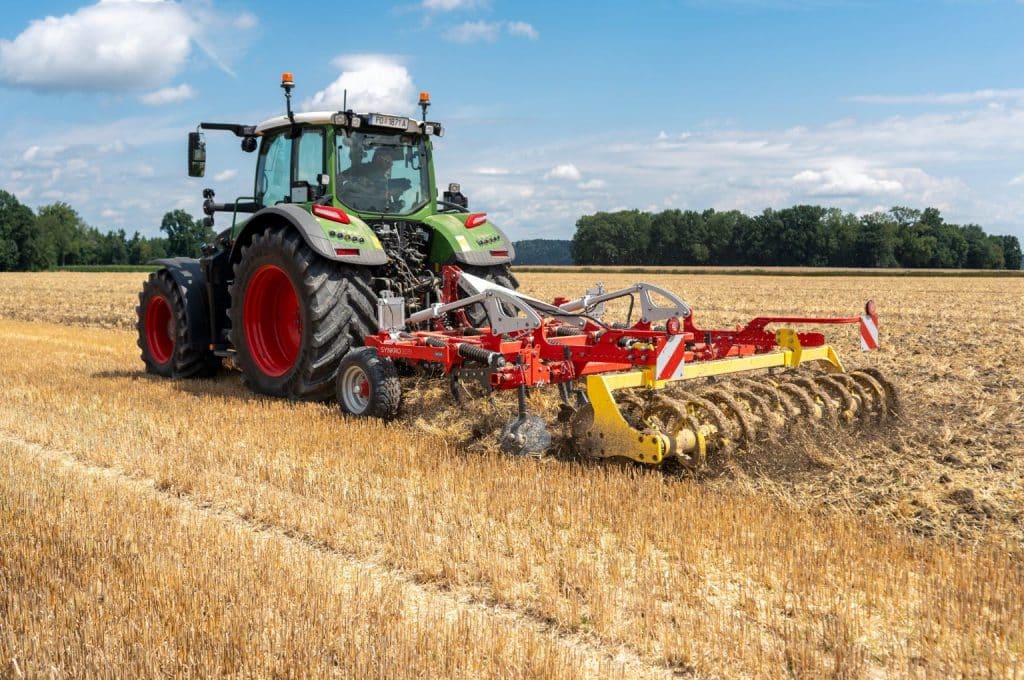 Pöttinger Synkro stubble cultivator