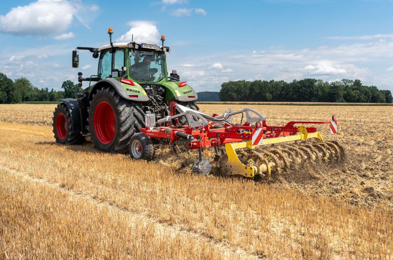Pöttinger Synkro stubble cultivator