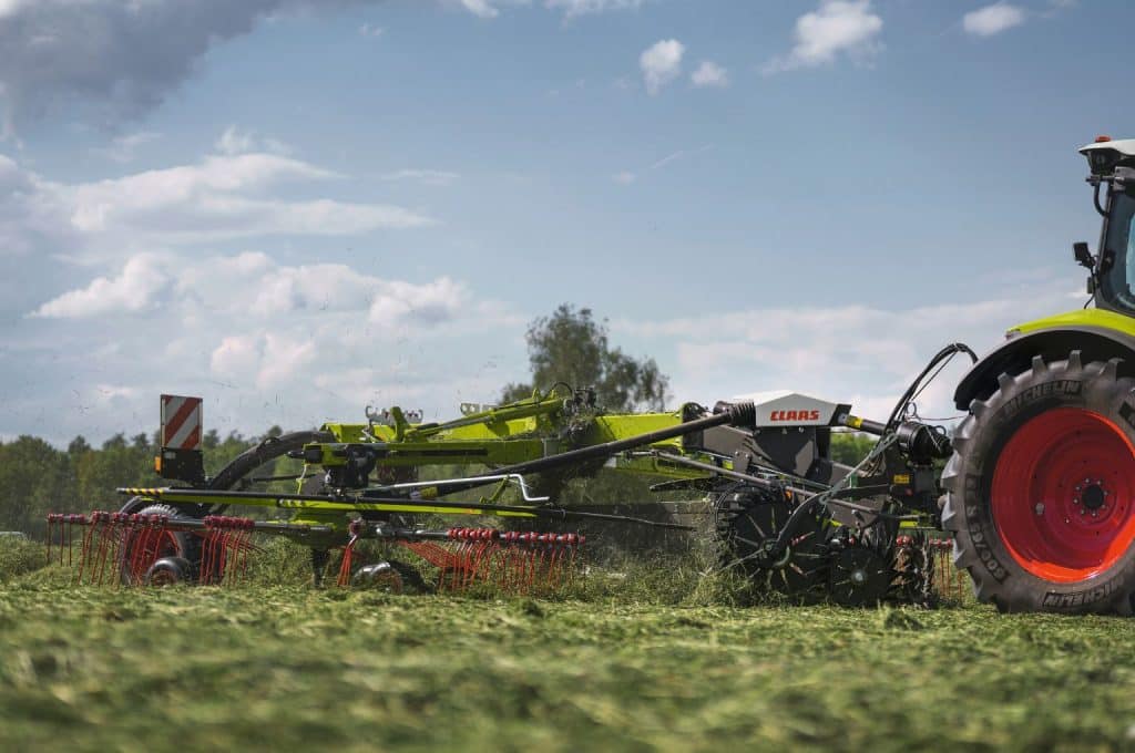 Claas is offering an optional swath turner for Liner twin-rotor rakes.