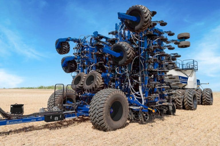 CNH enters into a strategic alliance with Bourgault Industries, manufacturer of seeding equipment for large-scale operations from Canada