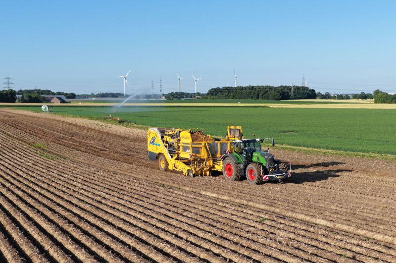 Fendt and ROPA launch "e-LS connect"
