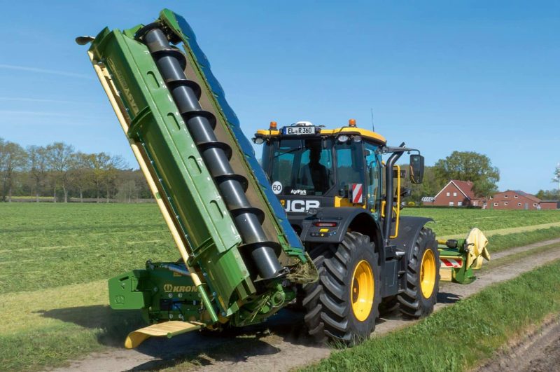 EasyCut R 360 with auger conveyor