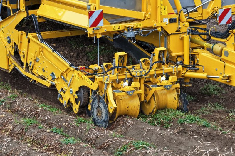 Fendt and ROPA launch "e-LS connect"