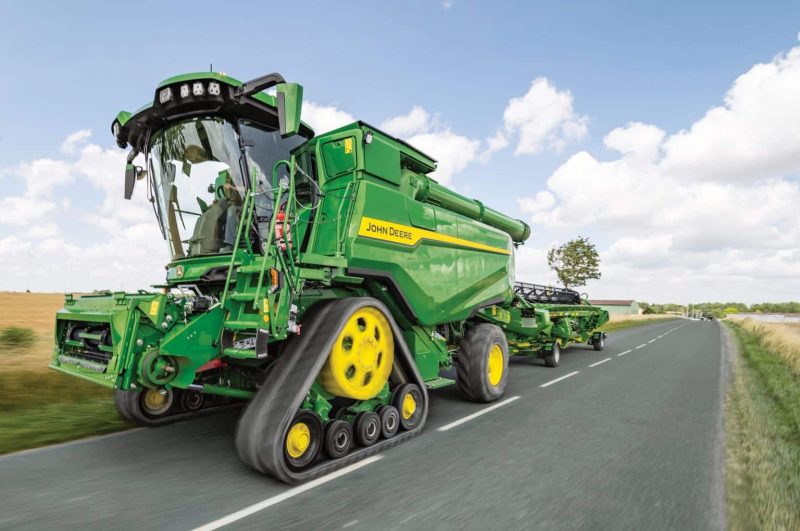 John Deere T5 T6 focus on operator comfort and technology