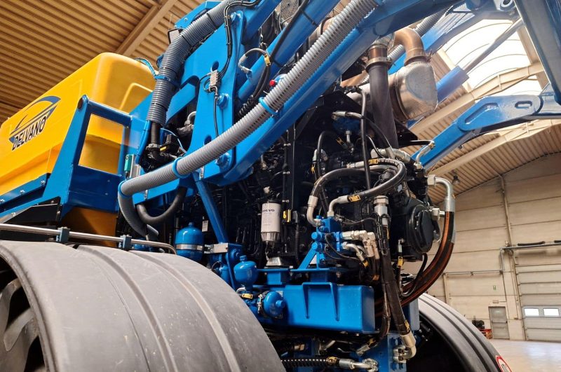 Volvo Penta TAD883 engine